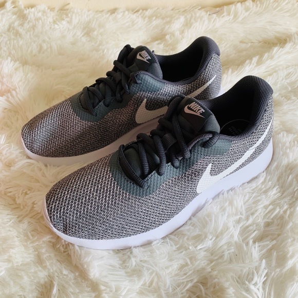 Nike Tanjun SE - Picture 3 of 6